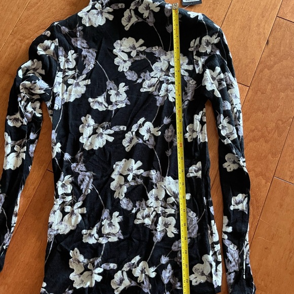 Ladies Club Monaco wool blend floral turtleneck sweater nwt - Picture 6 of 7